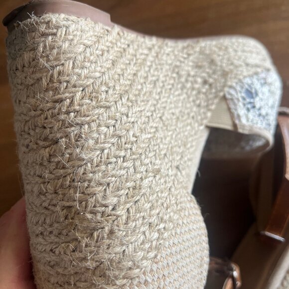 Torrid Cream Ivory Lace Espadrille Wedge Heels Size 8W Ankle Strap 4.5" Platform - Picture 3 of 11